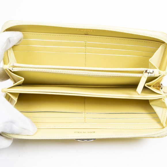 Chanel Boy Zip Around Wallet - Picture 3 of 4